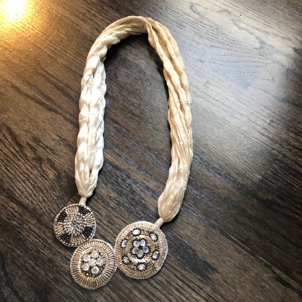 Medallion necklace